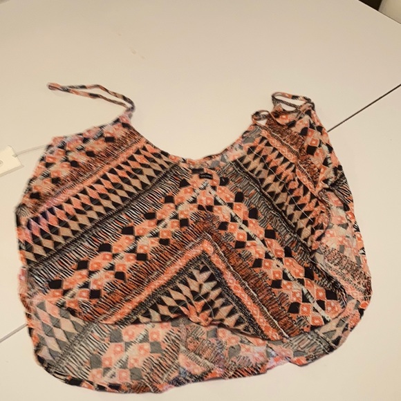 XS Volcom Top - Picture 4 of 6